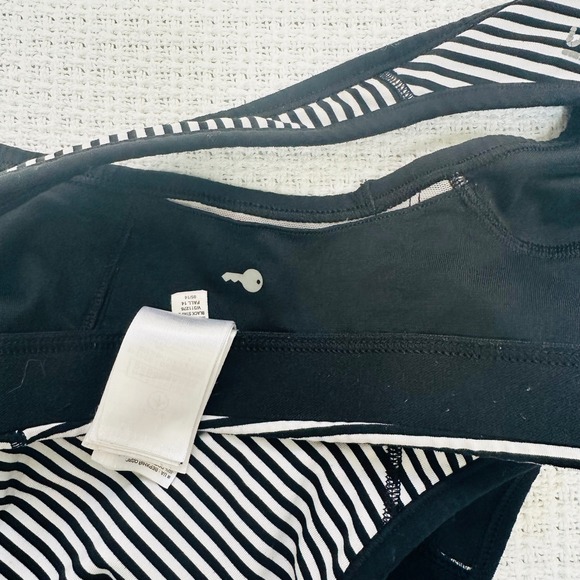 GapFit - Black White Stripe Racerback Sports Bra -Size Medium - Medium Support - Picture 7 of 8